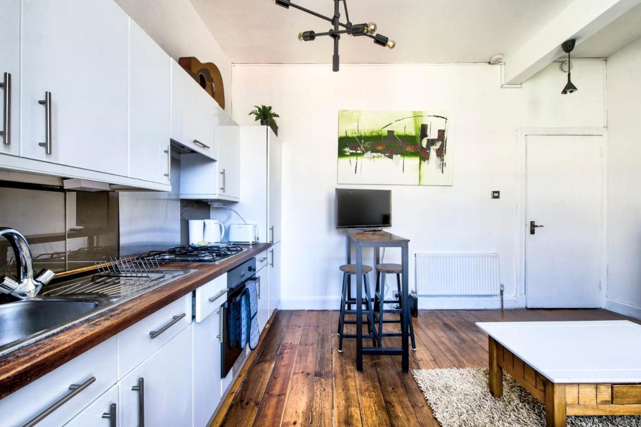 Artsy Modern 1Br Home In Abbeyhill Edinburgh Bagian luar foto